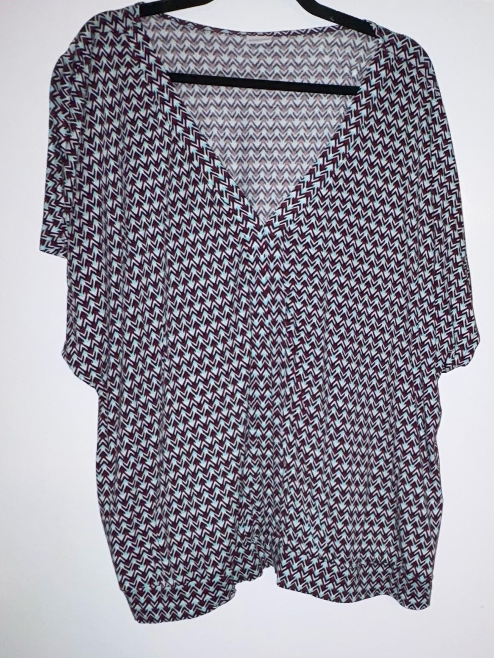 Sleeveless V-Neck Tunic Top in Burgundy, Teal, and White